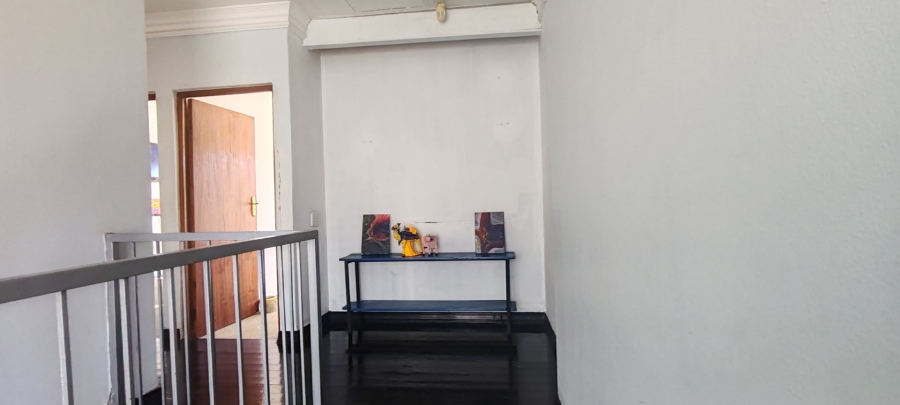 4 Bedroom Property for Sale in WestLake Country Safari Estate North West